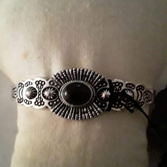 Bracelets - Picture 5 of 10